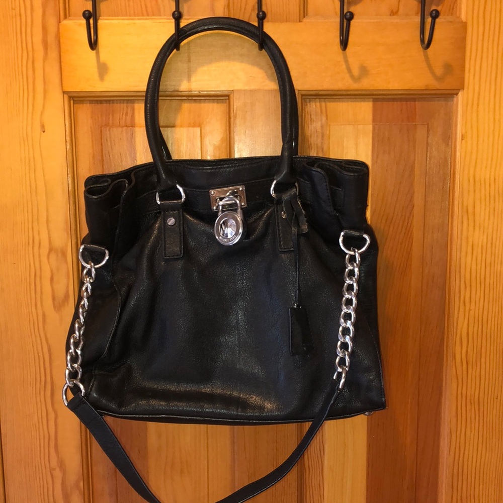 💙Michael Kors Lock Black Chain Tote Bag! Please see description! Leather Bag! - Picture 1 of 14